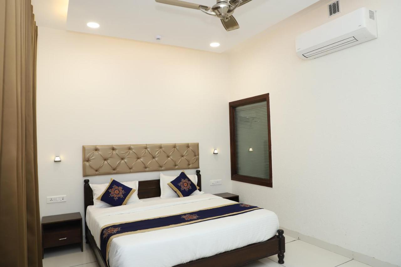 Clover Inn Udaipur Esterno foto