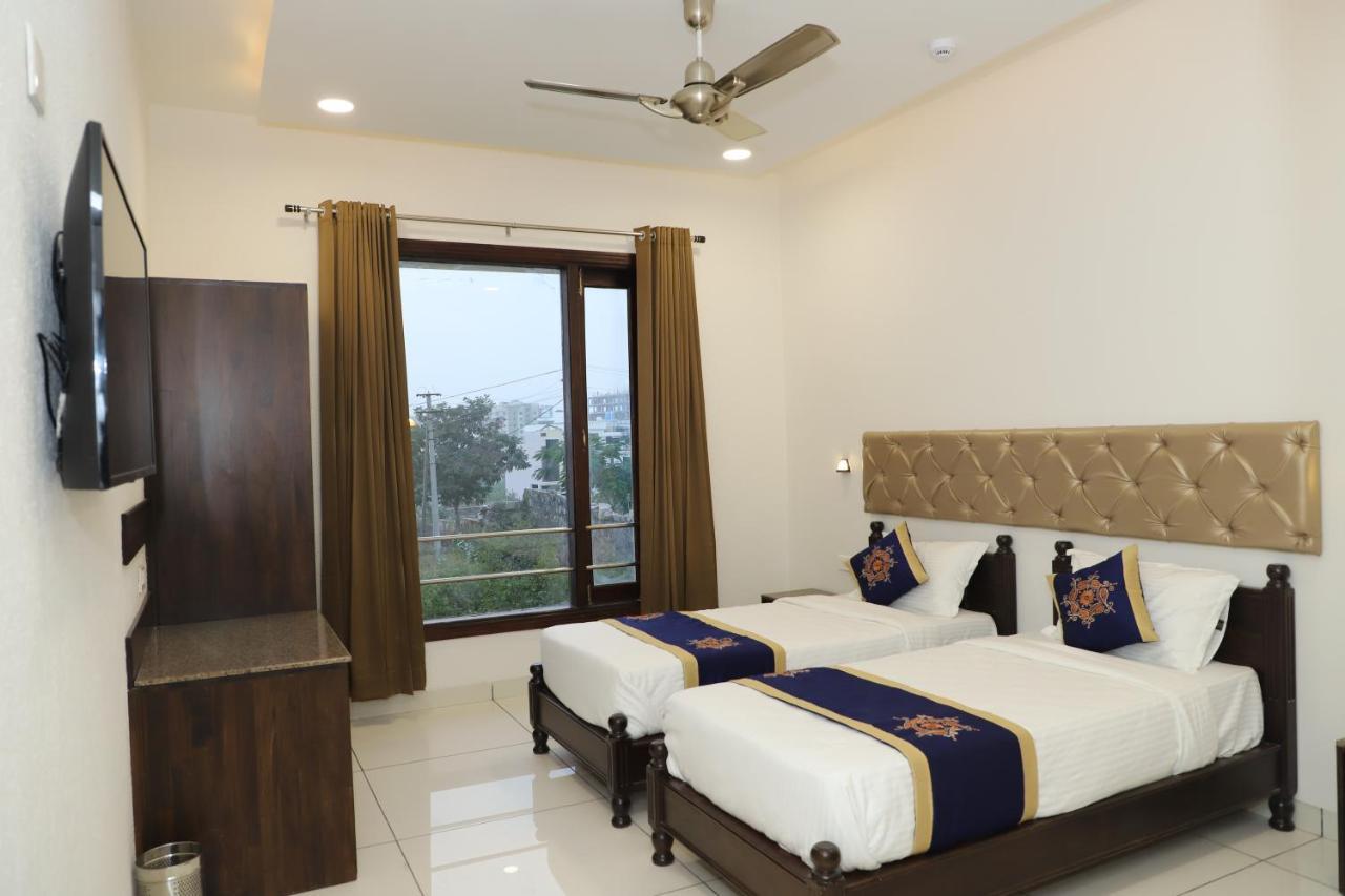 Clover Inn Udaipur Esterno foto