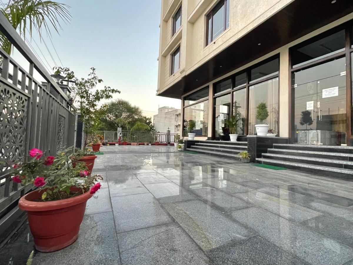 Clover Inn Udaipur Esterno foto