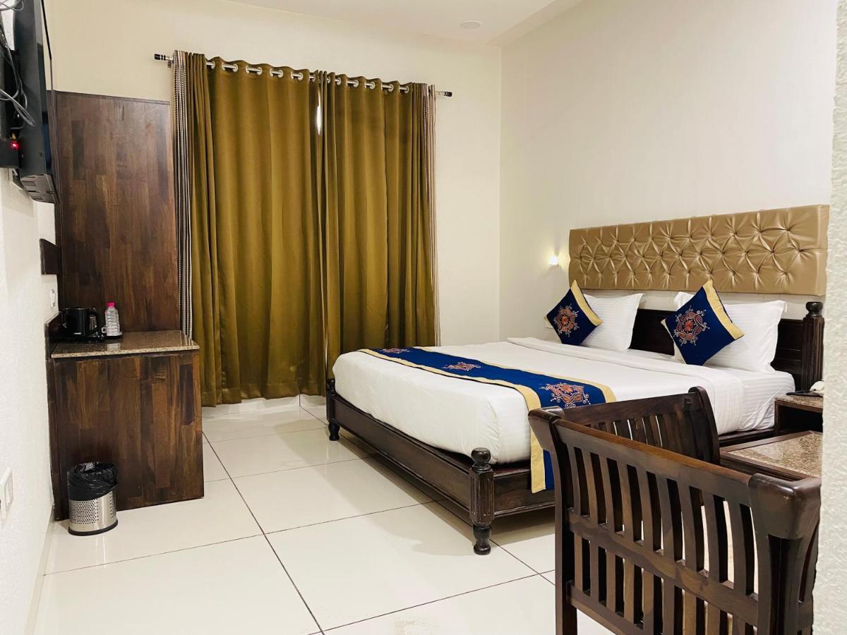 Clover Inn Udaipur Esterno foto